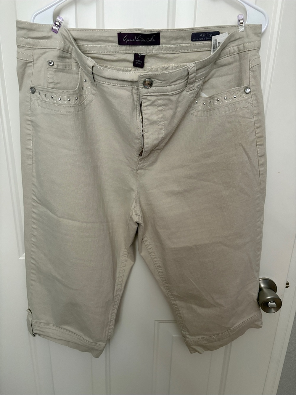 Gloria Vanderbilt Light Beige Capris with Stud Embellishment